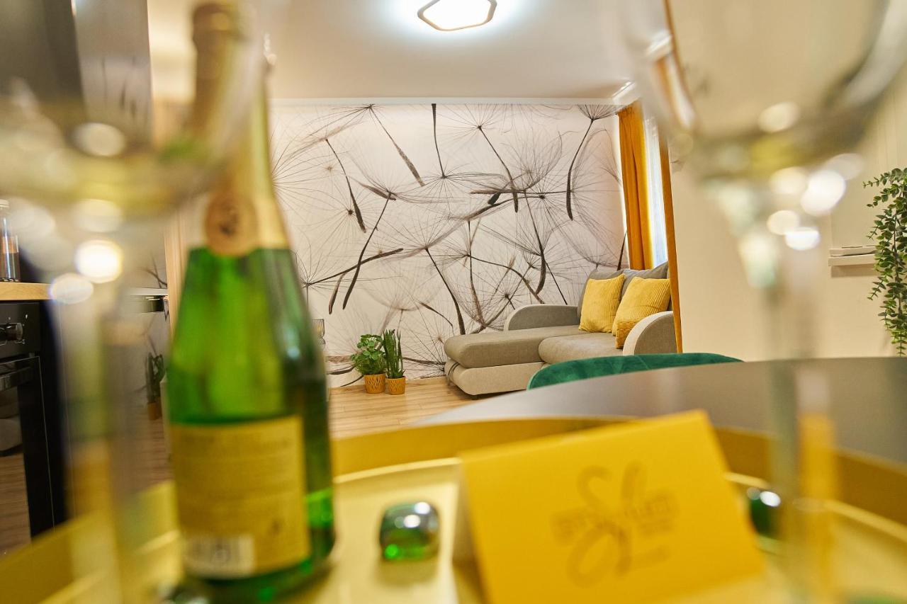 Sunlight Bronze - Szeged Apartment ภายนอก รูปภาพ