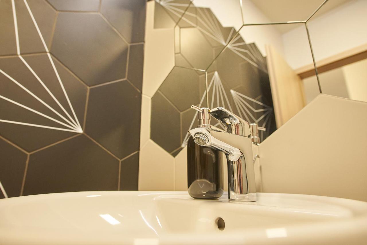 Sunlight Bronze - Szeged Apartment ภายนอก รูปภาพ
