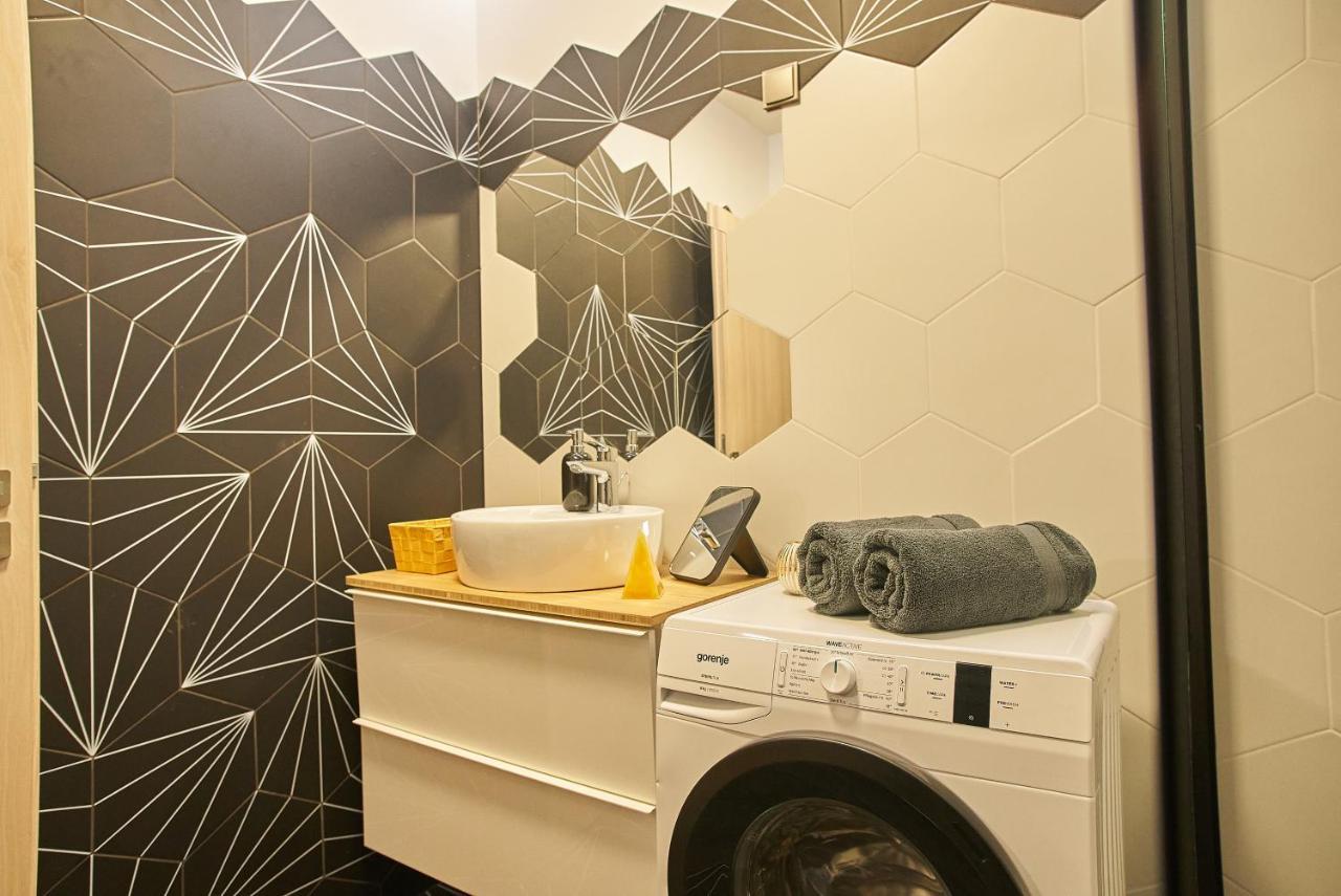 Sunlight Bronze - Szeged Apartment ภายนอก รูปภาพ