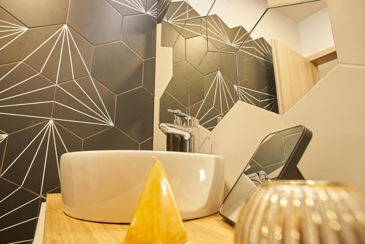 Sunlight Bronze - Szeged Apartment ภายนอก รูปภาพ