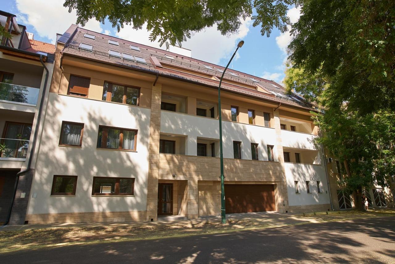 Sunlight Bronze - Szeged Apartment ภายนอก รูปภาพ