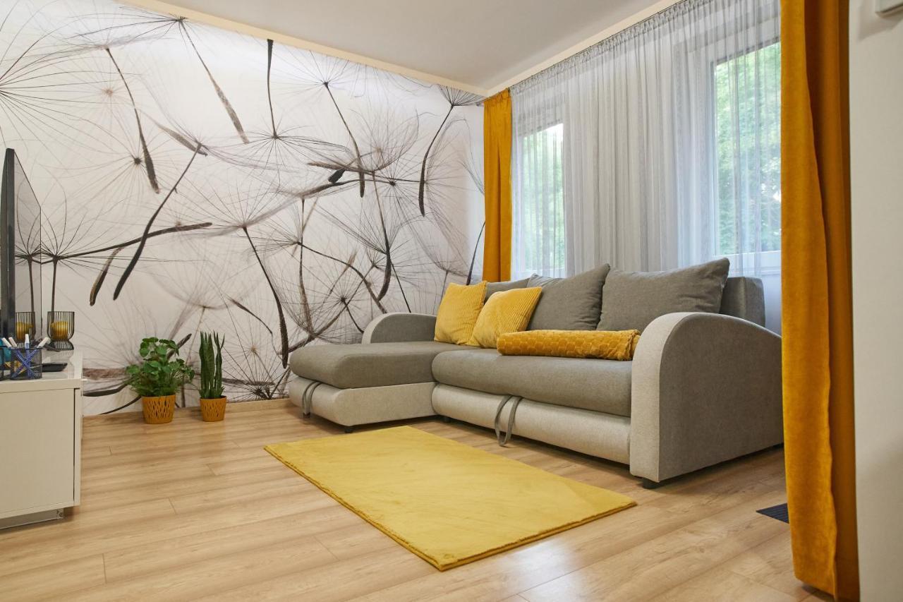 Sunlight Bronze - Szeged Apartment ภายนอก รูปภาพ