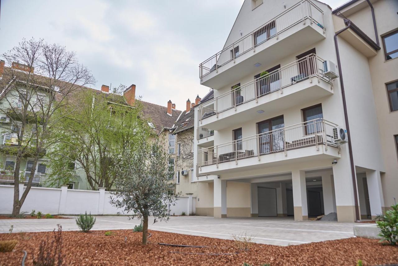 Sunlight Bronze - Szeged Apartment ภายนอก รูปภาพ